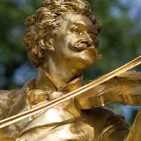 Vienna_Monumento di Strauss