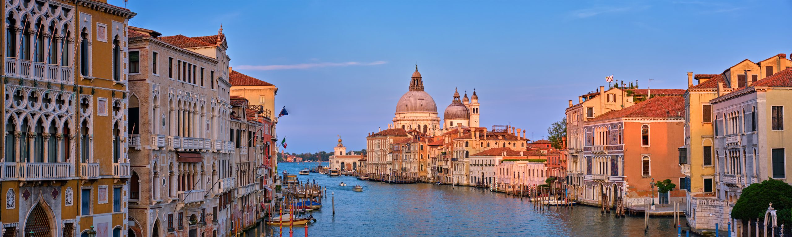 Fuga Tra Città D'arte E Tesori D'italia