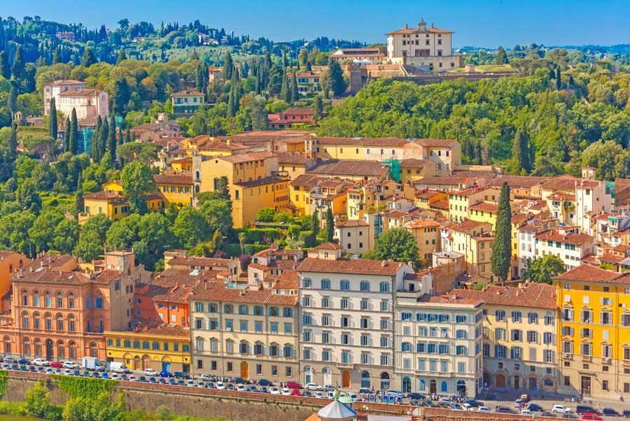 Oltrarno_Firenze_Toscana_AdobeStock_95549984
