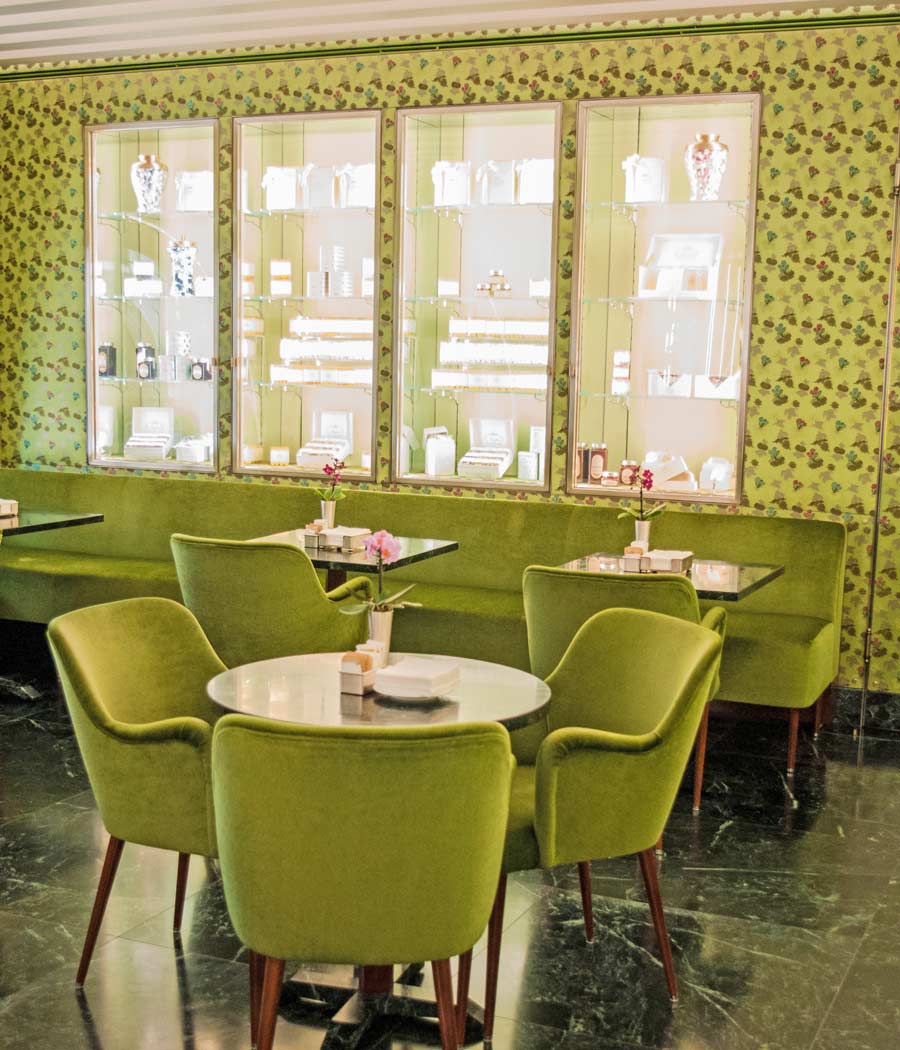 Pasticceria-Marchesi_Milano_Lombardia_AdobeStock_166448851