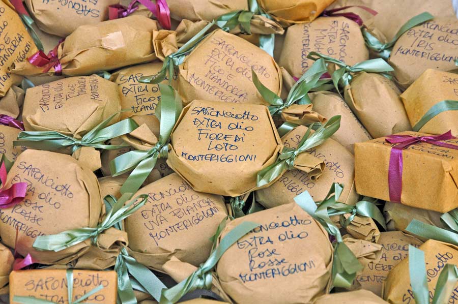Sapone-fiorentino_Firenze_Toscana_AdobeStock_43688945
