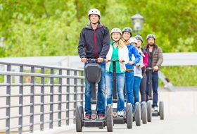 Turisti_Segway_AdobeStock_136239390_900x500