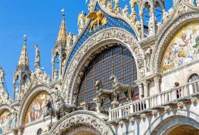 Venezia_Basilica-San-Marco_Veneto_AdobeStock_157421950_900x500